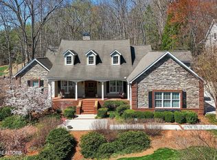 190 Lake Crest Dr, Lenoir City, TN 37772