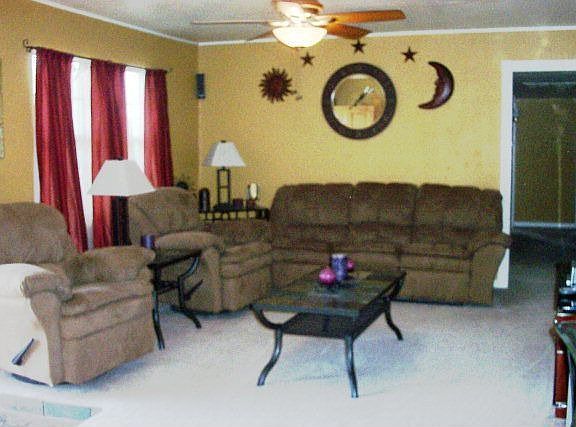 3rd image of 322 Douglas Dr