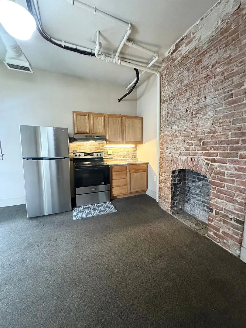 112 N 38th Ave — Photo 1