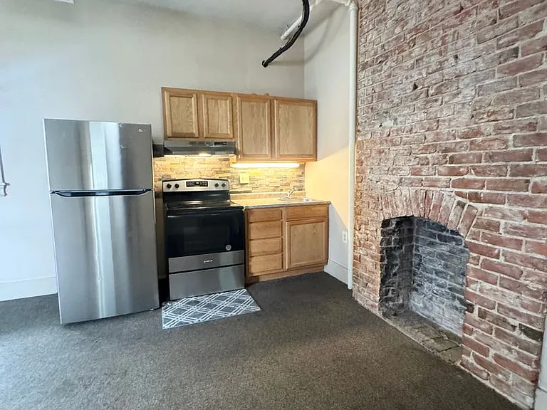 112 N 38th Ave — Photo 1