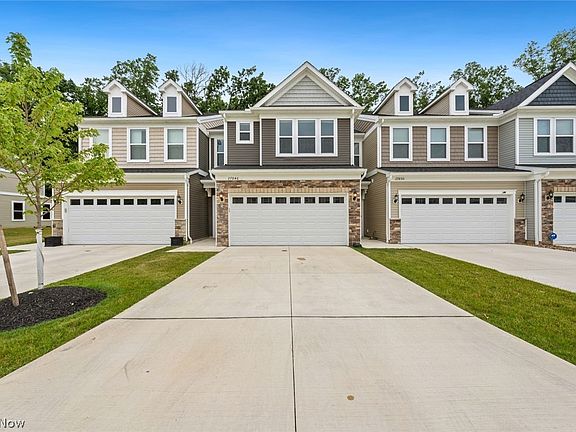 2nd image of 27846 Birchwood Ct