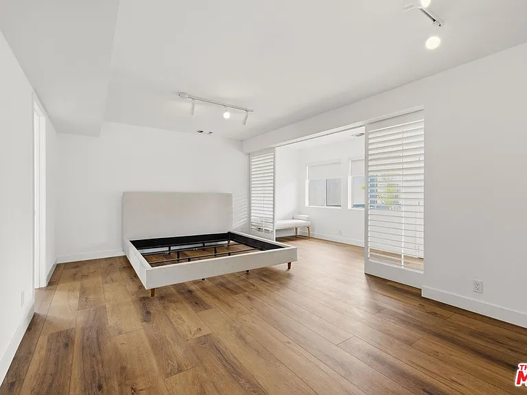 28 24th Pl — Photo 19