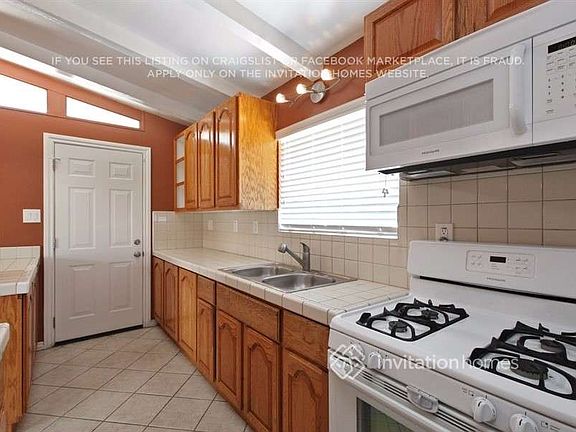3rd image of 8421 Flallon Ave