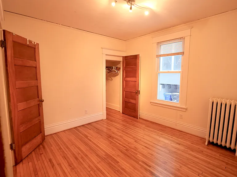 781 Iglehart Ave — Photo 2