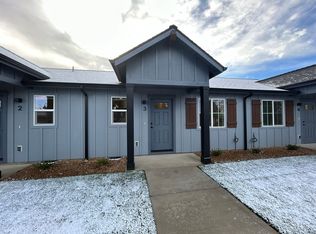 2796 SW 23rd St #103, Redmond, OR 97756