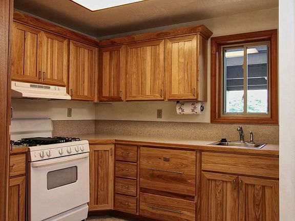 5th image of 1162 N Camelot Dr