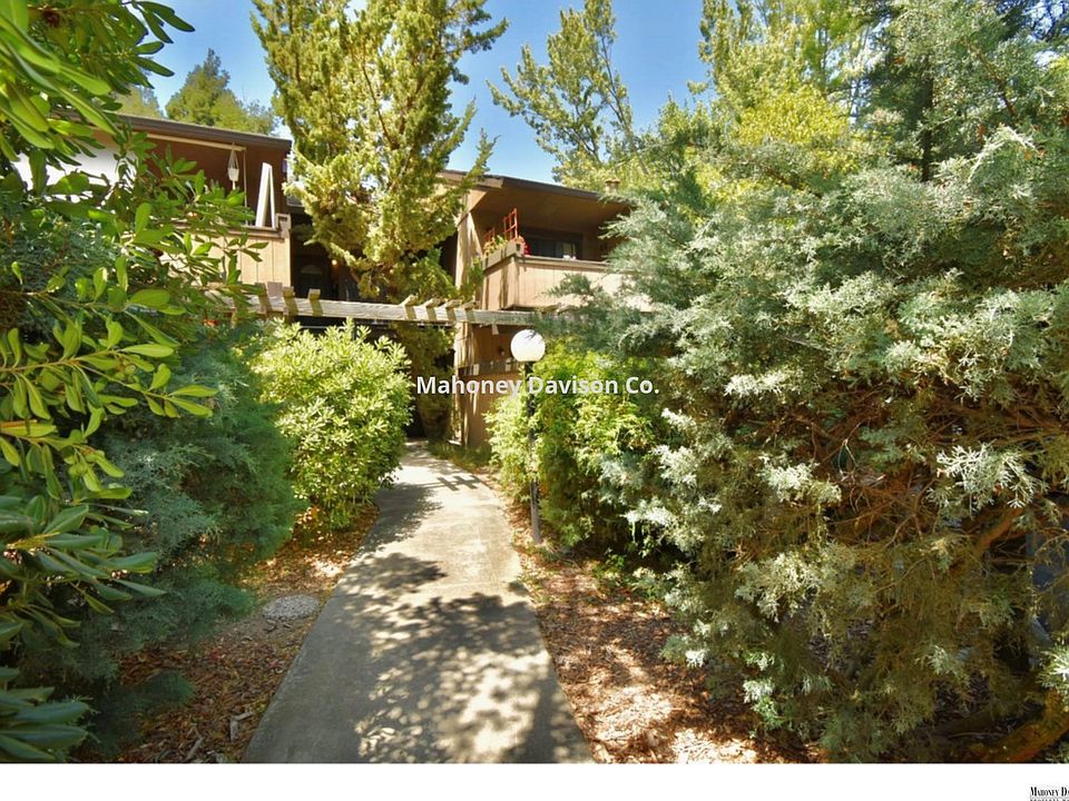 1st image of 20 Arbor Ct