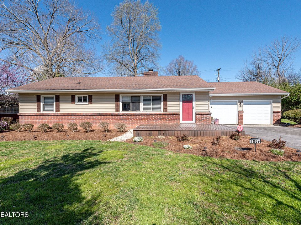 1st image of 3809 Longwood Dr