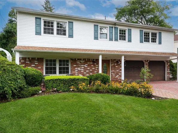 311 Frost Pond Road, Glen Head, NY 11545