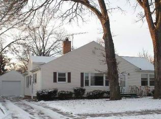 327 S St E, Owatonna, MN 55060
