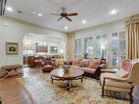 2nd image of 100 Muir Ln