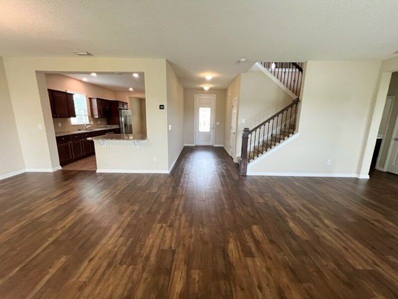 1st image of 214 Heritage Oaks Dr