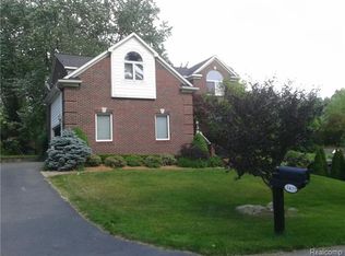 3877 Shady Beach Blvd, Orchard Lake, MI