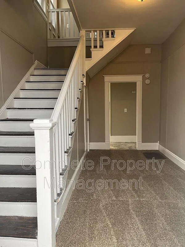 4 bed, 1.5 bath, 1842 sqft, $1,500 — Photo 2