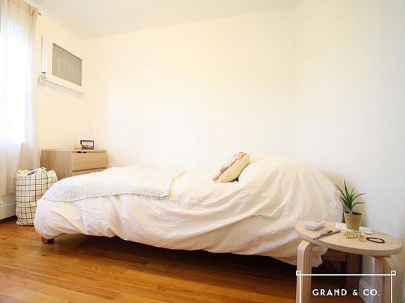 4th image of 340 Grand St #4J