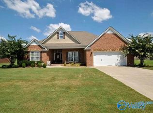 609 Avalon Dr, Hartselle, AL 35640