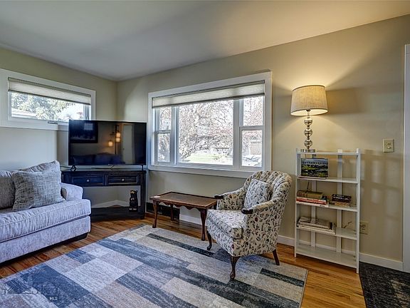4th image of 1217 W Cambridge St