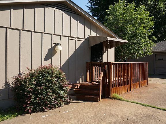 2nd image of 5068 Dianne Dr