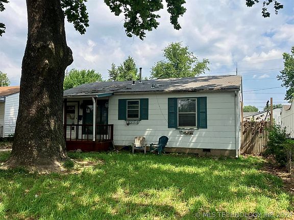 2nd image of 3215 E Oklahoma Pl