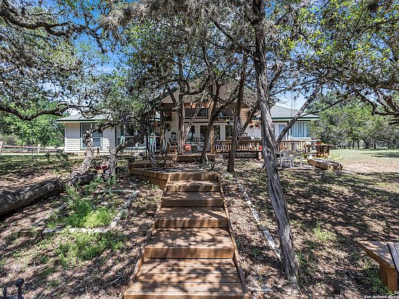 4th image of 274 Creekwood Dr