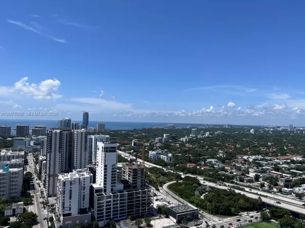 185 SW 7th St, Miami, FL