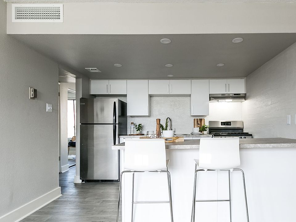 1st image of 4601 E Catalina Dr #1