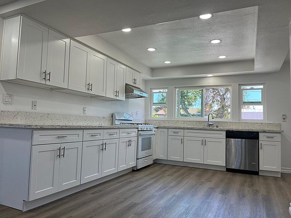 3rd image of 1212 W Eckerman Ave