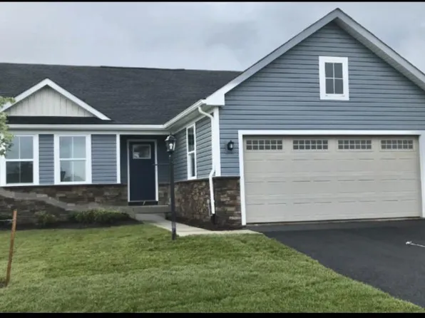 73 Perspective Pl, Hedgesville, WV 25427