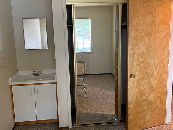 4th image of 710 Bayside Rd APT B