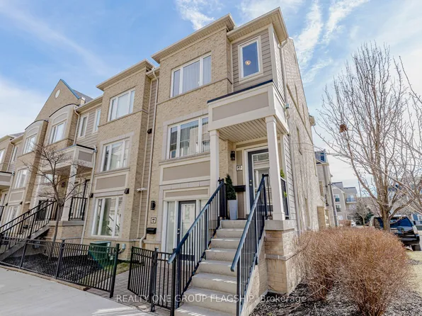 5035 Oscar Peterson Blvd #45, Mississauga, ON L5M 0P4