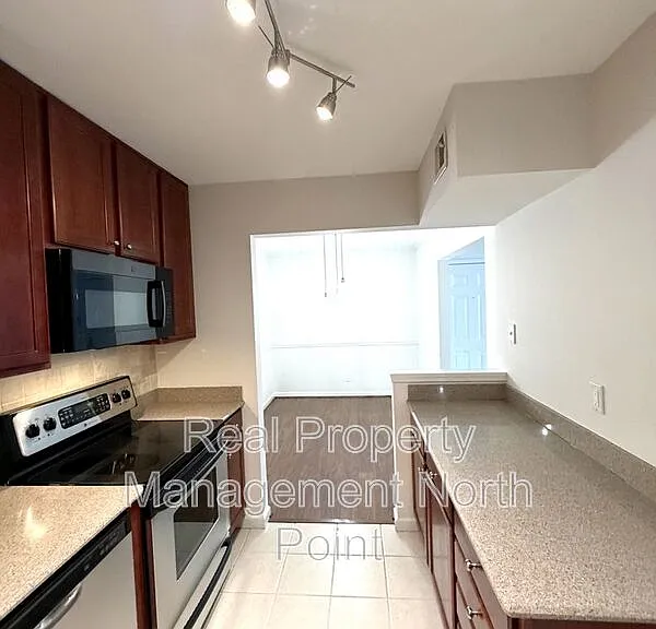 3513 Essex Ave — Photo 5