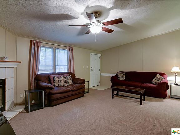 4th image of 230 Country Ln