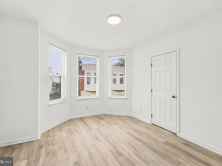 2821 N Stillman St — Photo 13