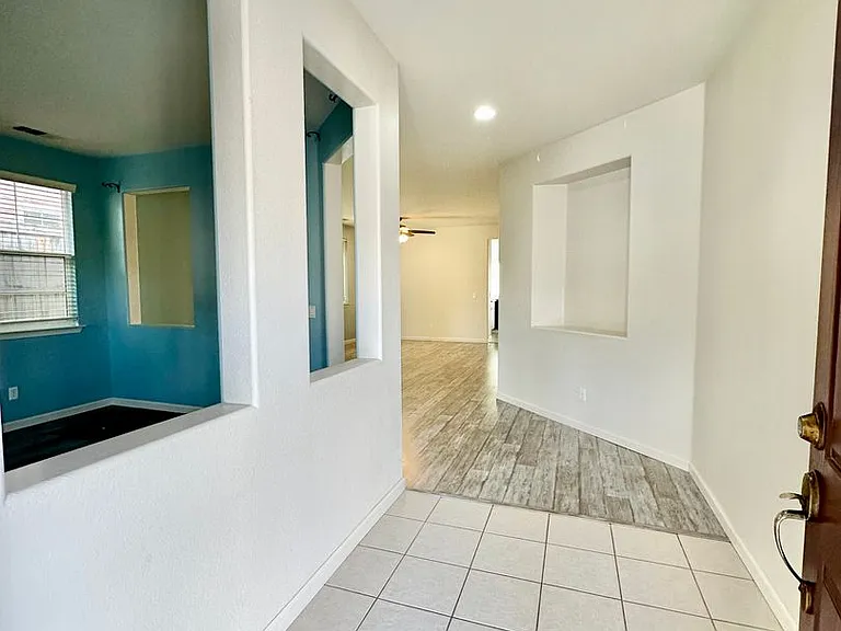 11507 Piona Ln — Photo 2