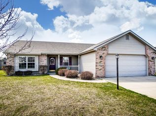 3724 Shawnee Dr, Warsaw, IN 46582
