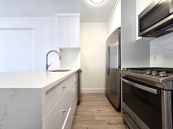 4th image of 1735 York Ave APT 5E