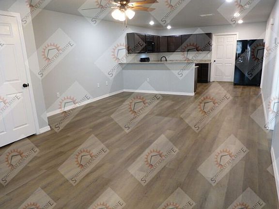 3rd image of 101 Columbia Ln #B