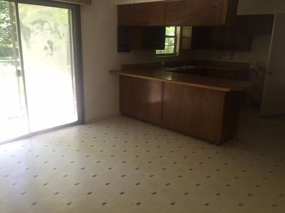 3rd image of 328 County Road 488