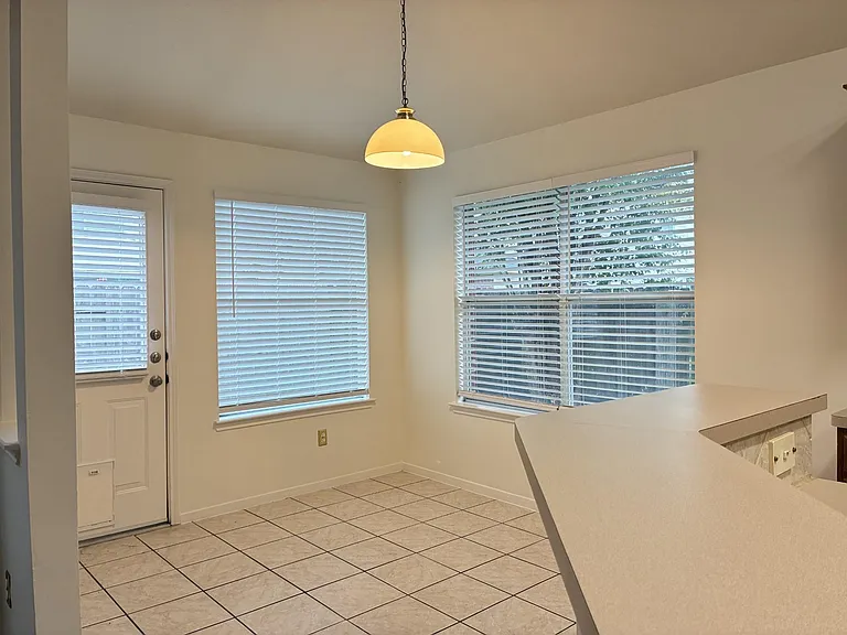 8910 Aber Trail Ct — Photo 9