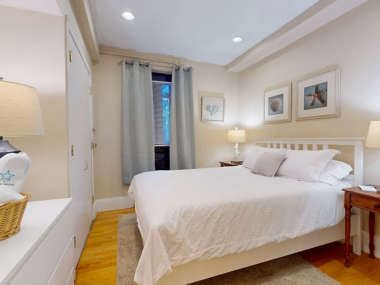 290-292 Beacon St #3 — Photo 12