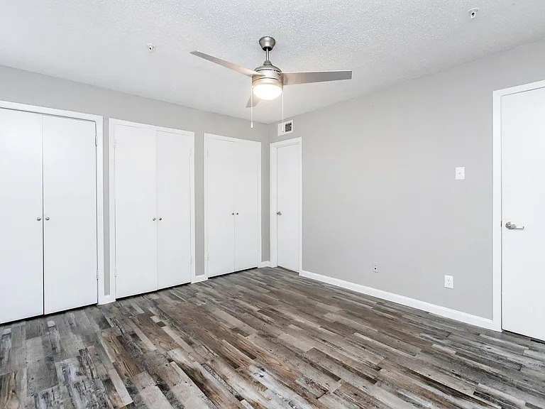 Sierra Heights Apartments — Photo 31