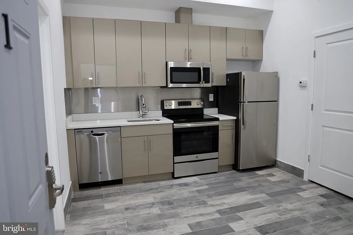 Building Photo - 1231 Vine St #1