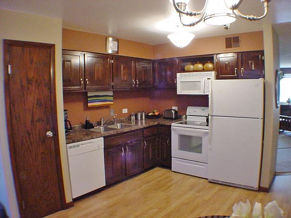 5th image of 1424 Carol Ct APT 3B