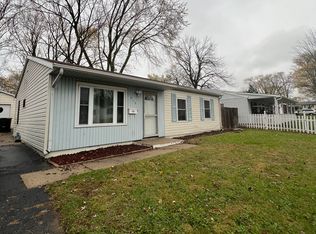 913 Southmoor Dr, Danville, IL 61832