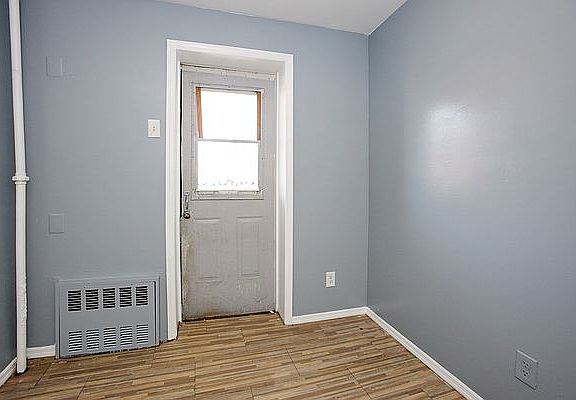 3rd image of 2858 W 17th St APT 2