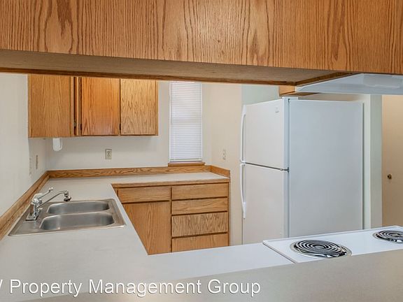 3rd image of 1926 1st St APT B