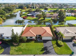 15000 Windbluff St, Davie, FL 33331