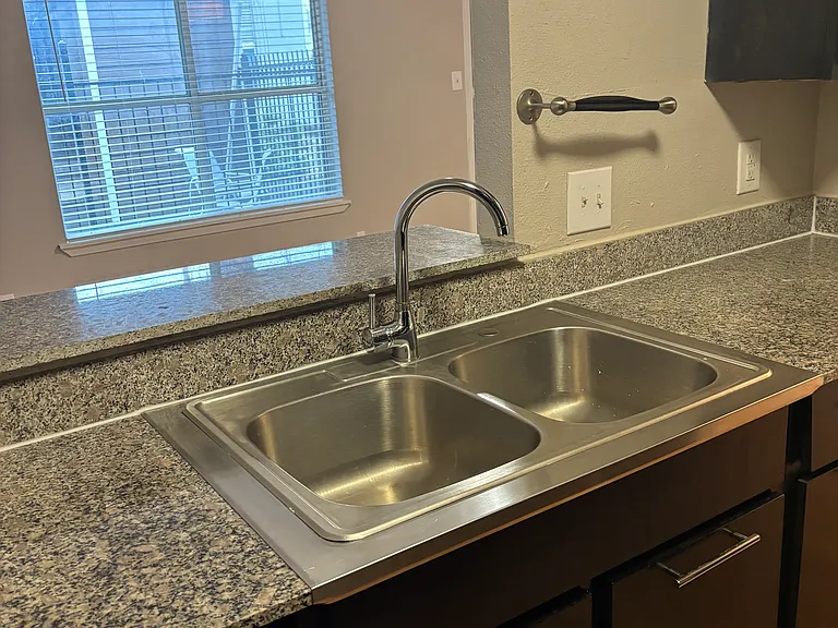 Element Austin Apartments — Photo 34