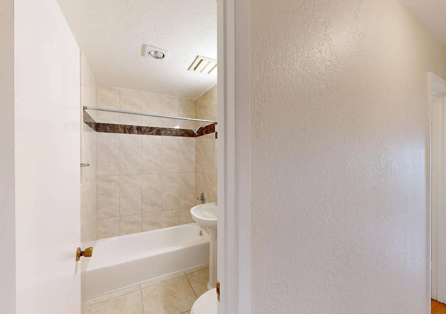 2038 Divisadero St #201 - Image 4