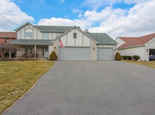 8048 Littlefield Ct, Sylvania, OH 43560